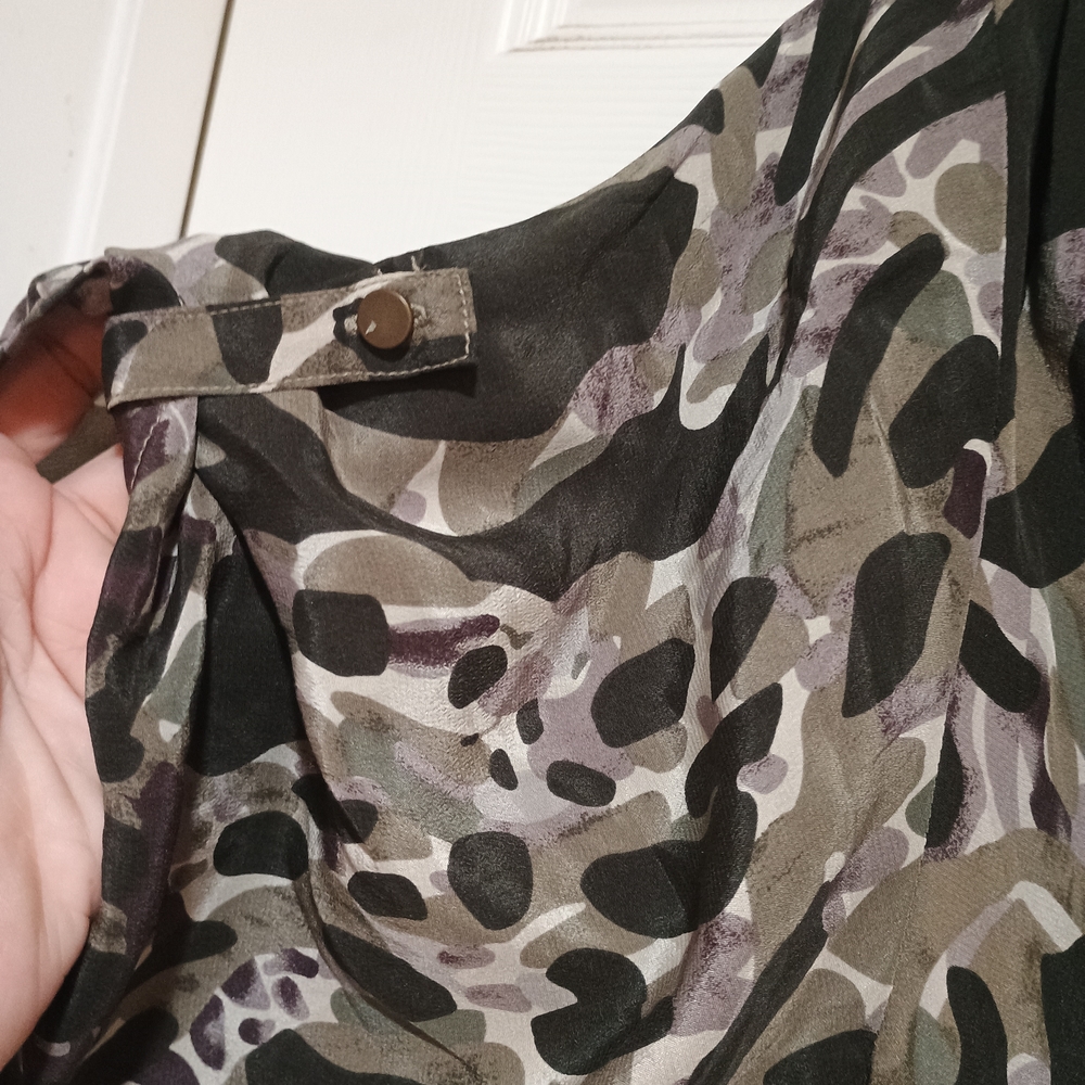NWT Women's Anthro Charlie Jade Belted Camouflage Dress V Neck Size XSmall - Picture 3 of 8